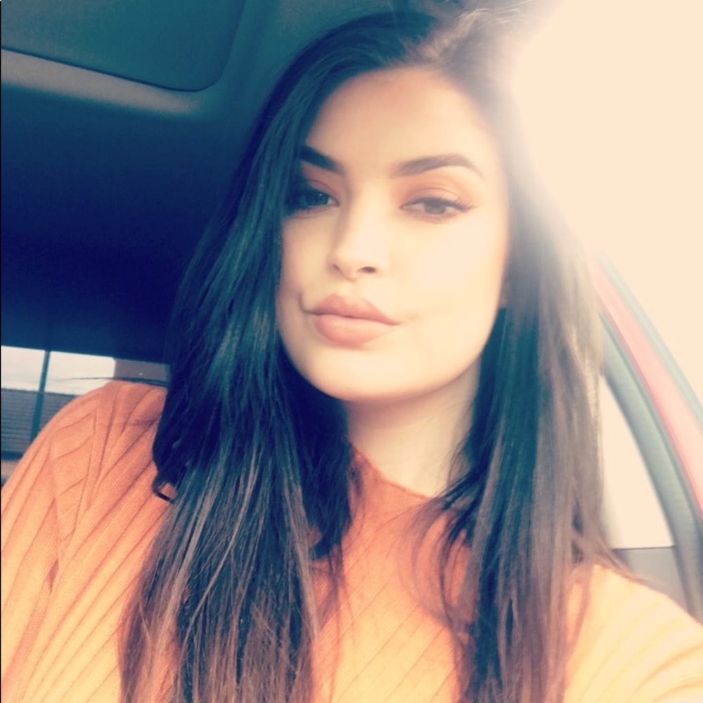 Meet your Posher, Alejandra